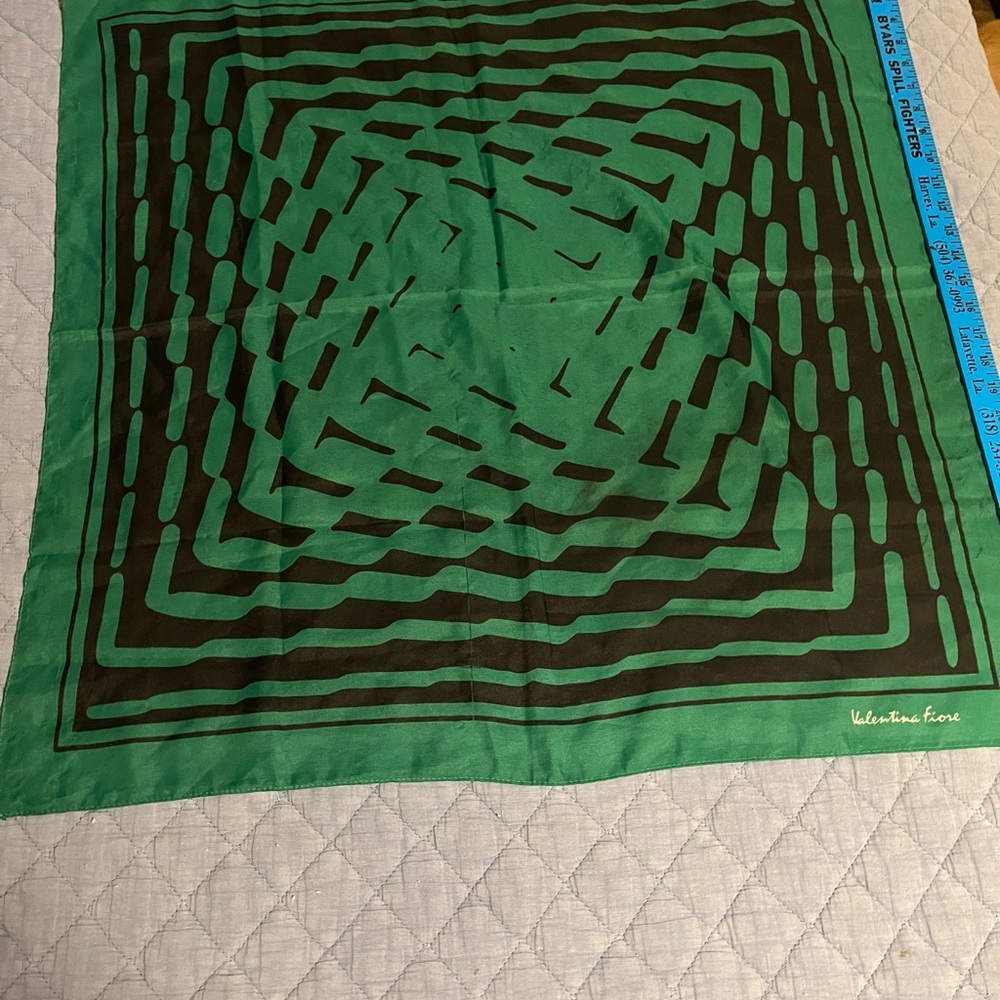 Valentina fiore‎ Green and Black Geometric Scarf